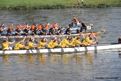 Drachenboot Rennen auf der Elbe